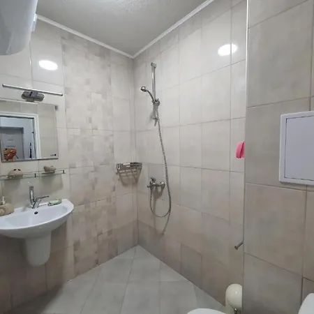 Neptun-green Apartman *